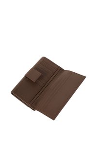 Portafoglio in pelle marrone con finitura texture, dotato di più slot per carte e una chiusura sicura. Il design aperto rivela i compartimenti interni.