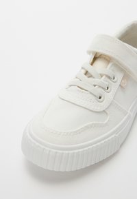 Yourturn Kids UNISEX - Tenisice - white