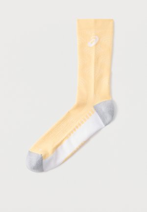 PERFORMANCE RUN CREW SOCK UNISEX - Αθλητικές κάλτσες - light orange