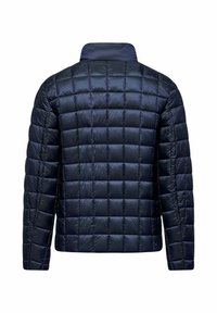 Marineblauwe pufferjack met een quiltpatroon, voorzien van een hoge kraag en lange mouwen. Gemaakt van een glanzend, lichtgewicht materiaal.