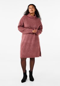 Zizzi Pletené šaty - rose brown melange