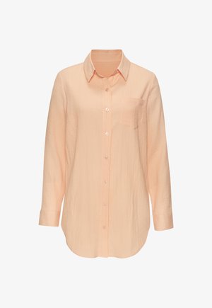 Hellpfirsichfarbenes, langärmeliges Hemd mit Knöpfen, Kragen und Brusttasche, das ein dezentes vertikales Strukturmuster aufweist.