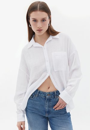 WITH POCKET - Button-down blouse - white