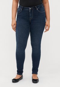 ONLY Carmakoma CARWILLY - Skinny džíny - dark blue denim