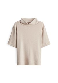 Maglione a maniche corte beige a costine con colletto alto morbido e vestibilità rilassata, adagiato su uno sfondo bianco.