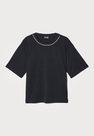 T-shirt nera a maniche corte con collo rotondo e dettagli accentati in argento. Realizzata in tessuto morbido con una vestibilità comoda e branding discreto.