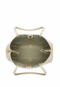 Geantă tote din piele bej cu două mânere, un interior moale și închidere cu capcana; dispune de buzunare pentru organizare și suprafețe netede, texturate.