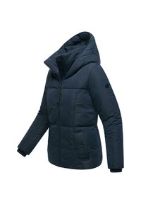 Donkerblauwe gewatteerde winterjas met capuchon, volledige rits aan de voorkant, zijzakken met knopen en geribde manchetten op de mouwen.
