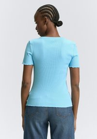 TOM TAILOR DENIM T-shirt basic - clear light blue/lichtblauw