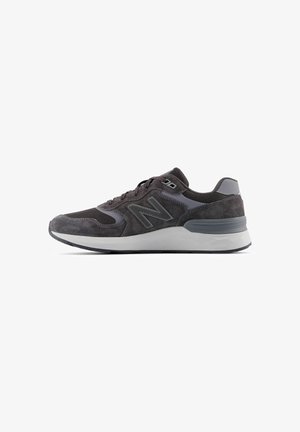 New Balance, FRESH FOAM WALKING 880 V7 - Zapatillas - black cement black
