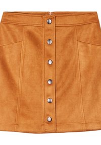 Jupe en faux suède marron avec une coupe droite, fermeture à boutons à l'avant et deux poches latérales. Boutons en métal argenté et couture visibles.