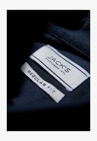 No seleccionado, black