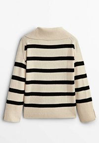 Beige neulepaita mustilla vaakasuorilla raidoilla, jossa on ribbireunat kauluksessa ja hihansuissa sekä rento malli, jossa olkapäät ovat hieman pudotetut.