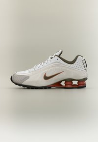 Ei valittu, vast grey/dark hazel/dusty peach/black