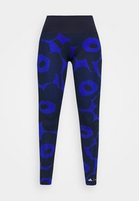 Námořnické modré legíny s vysokým černým pasem a velkým výrazným modro-černým květinovým vzorem, na lemu s logy Adidas a Marimekko.