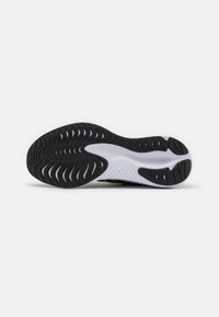 ASICS GEL-EXCITE 10 - Utcai futócipők - black/bright yellow