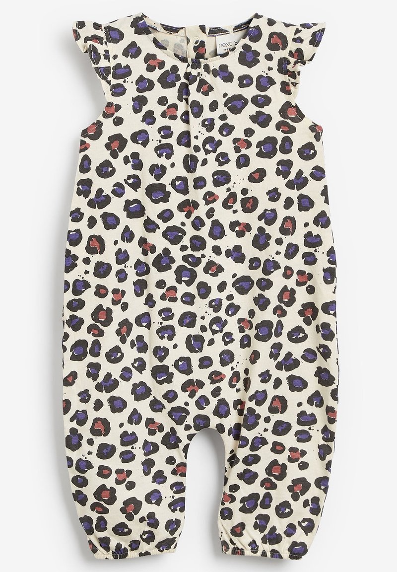 Combinaison pour bébé imprimée léopard en tissu beige, avec manches courtes à volants, fermeture par boutons au niveau du cou, poignets élastiqués aux chevilles, ornée de taches violettes et rouges.