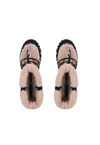 Botas negras y marrones con forro de forro polar, suela de goma y correas ajustables negras. Acabado texturizado y suave con un diseño de punta redonda.