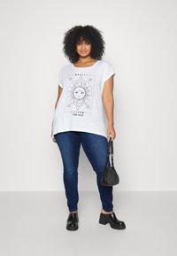 Vero Moda Curve VMTANYA CURVE HIGH WAIST - Jegging - dark blue denim