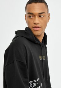 INSIDE TIGERS CREW - Jersey con capucha - black
