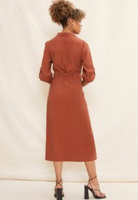 Friends Like These UTILITY BELTED LONG SLEEVE  - Päevakleit - red