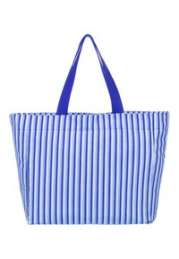 Blauwe gestreepte stoffen draagtasje met dubbele blauwe handvatten. Bevat verticale strepen in verschillende blauwtinten op een lichte achtergrond. Rechthoekige vorm.