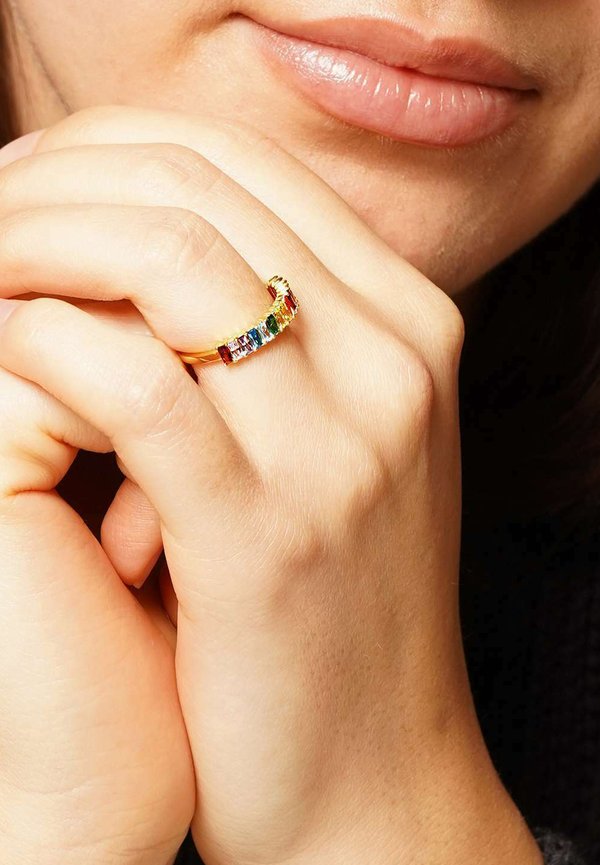 PLATTIERT FARBIGE ZIRKONIAS - Ring