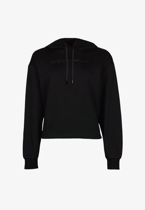 Fekete, rövid fazonú kapucnis pulóver, puha szövetből készült. Húzózsinóros kapucnival, hosszú ujjakkal és diszkrét, dombornyomott logóval a mellkason. Simaszerkezet.