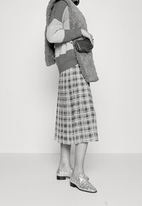 Olivia Rubin Kardigan
