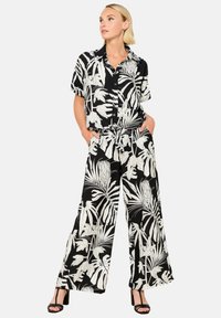 LolaLiza WITH TROPICAL PRINT - Hemdbluse - black