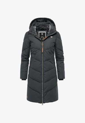 Sort polstret frakke med hætte, med chevron-quilting, fuld lynlås foran og brune læderdetaljer. Inderlæg med fleece for varme.