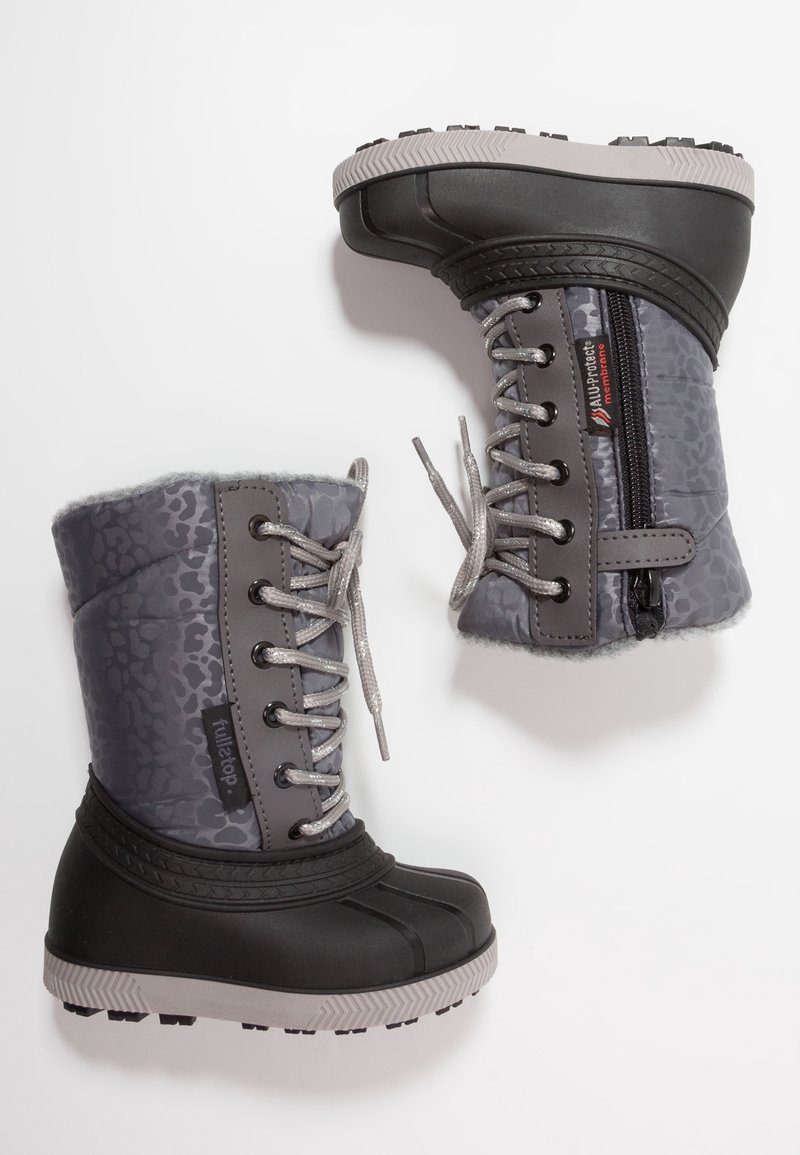 Bottes d'hiver isolées grises avec un tige à motifs, semelle en caoutchouc noire, lacets métalliques et fermeture éclair sur le côté pour un maintien sécurisé et un enfilage facile.