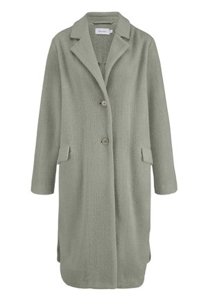 Cappotto di lana verde chiaro con collo a punte, due tasche frontali, tre bottoni e una finitura morbida e tessurizzata. Maniche lunghe e fessure laterali.