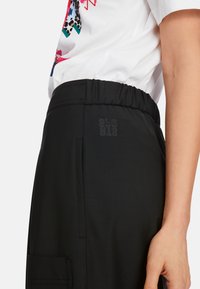 Marc Cain Stoffhose - black