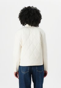 Guess Jeans QUILTED PUFFER JACKET - Blouson Bomber - pristine white