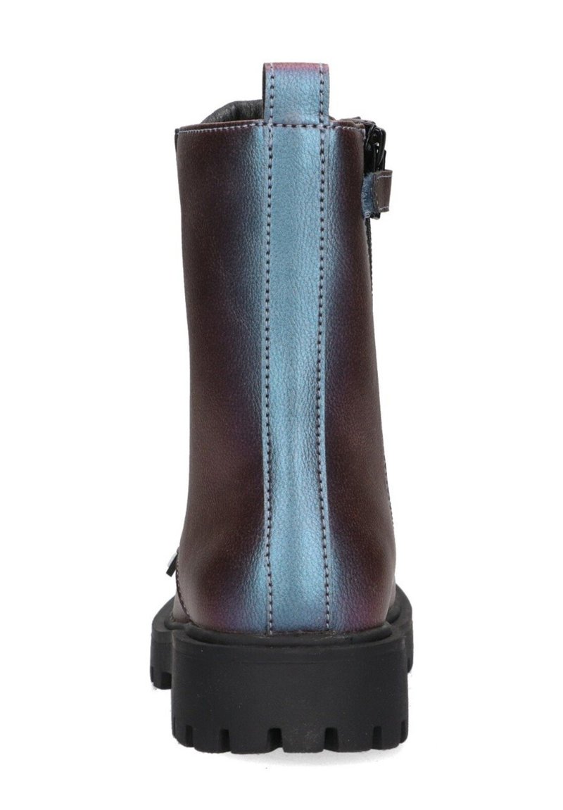 Bottine en cuir avec une finition dégradée en violet foncé et bleu, dotée d'une semelle en caoutchouc noir et d'une fermeture par zip sur le côté.