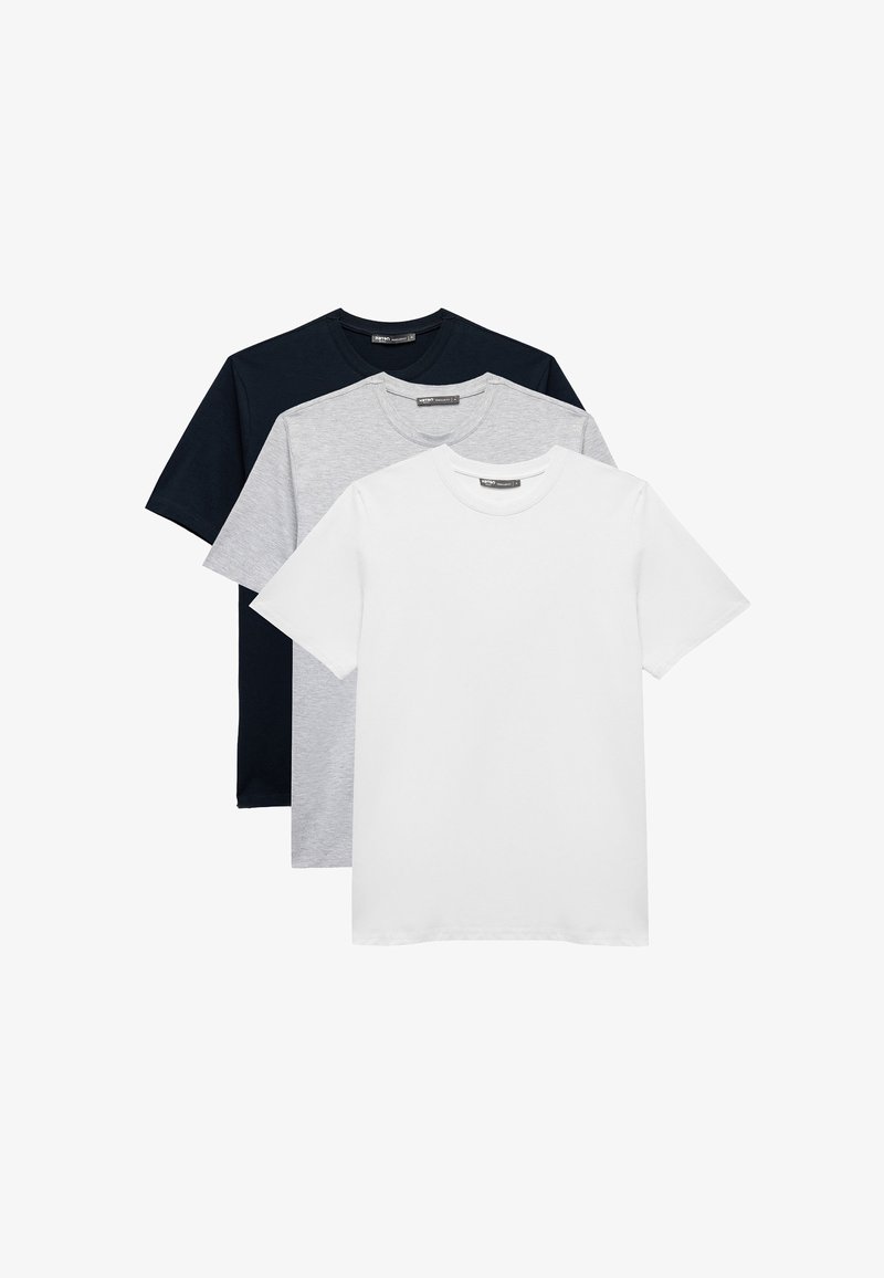 Tre kortærmede t-shirts i marineblå, grå og hvid. Fremstillet af glat bomuld, med en klassisk rund halsudskæring og afslappet pasform.