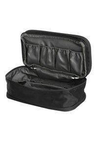 Schwarze rechteckige Reisetasche mit Reißverschluss, die mehrere Innenfächer und ein glattes, gefüttertes Innere bietet. Strukturiertes Äußeres für besseren Halt.
