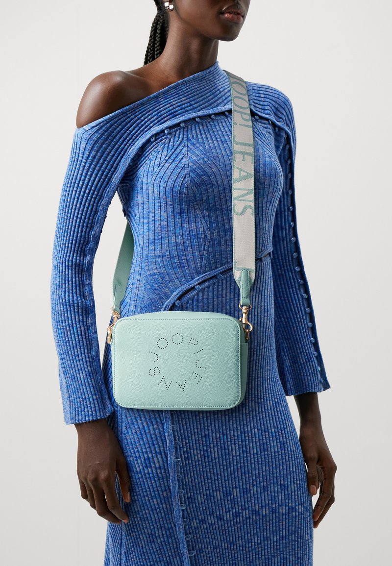 JOOP! Jeans GIRO CLOE SHOULDERBAG - Taška s příčným popruhem - turquoise