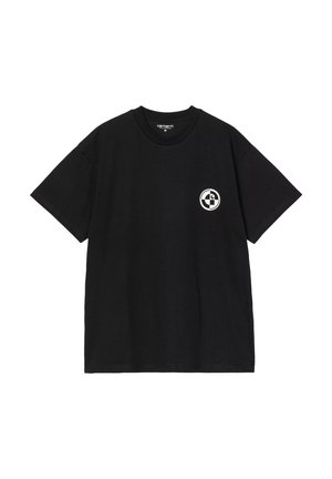Sort bomulds T-shirt med rund hals, korte ærmer og et lille hvidt logo på venstre bryst. Klassisk pasform og glat tekstur.