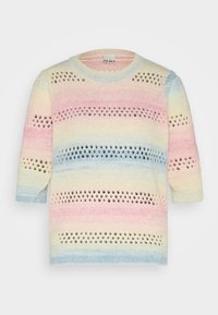 Sweter z krótkim rękawem, w pastelowe paski, z ażurowymi wzorami. Kolory to delikatny róż, niebieski i żółty, z okrągłym dekoltem.