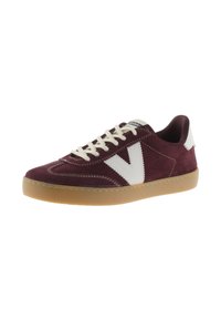 Sneakers in suede color bordeaux con dettagli del logo bianco, lacci crema e suola in gomma. Punta rotonda e design a taglio basso con accenti cuciti.
