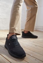 Tommy Hilfiger CORPORATE RUNNER - Sneaker low - black/schwarz 