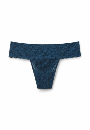 Blauwe kanten string met bloemmotieven, gegolfde randen en een zachte, doorschijnende textuur. Voorzien van een elastische tailleband voor comfort.