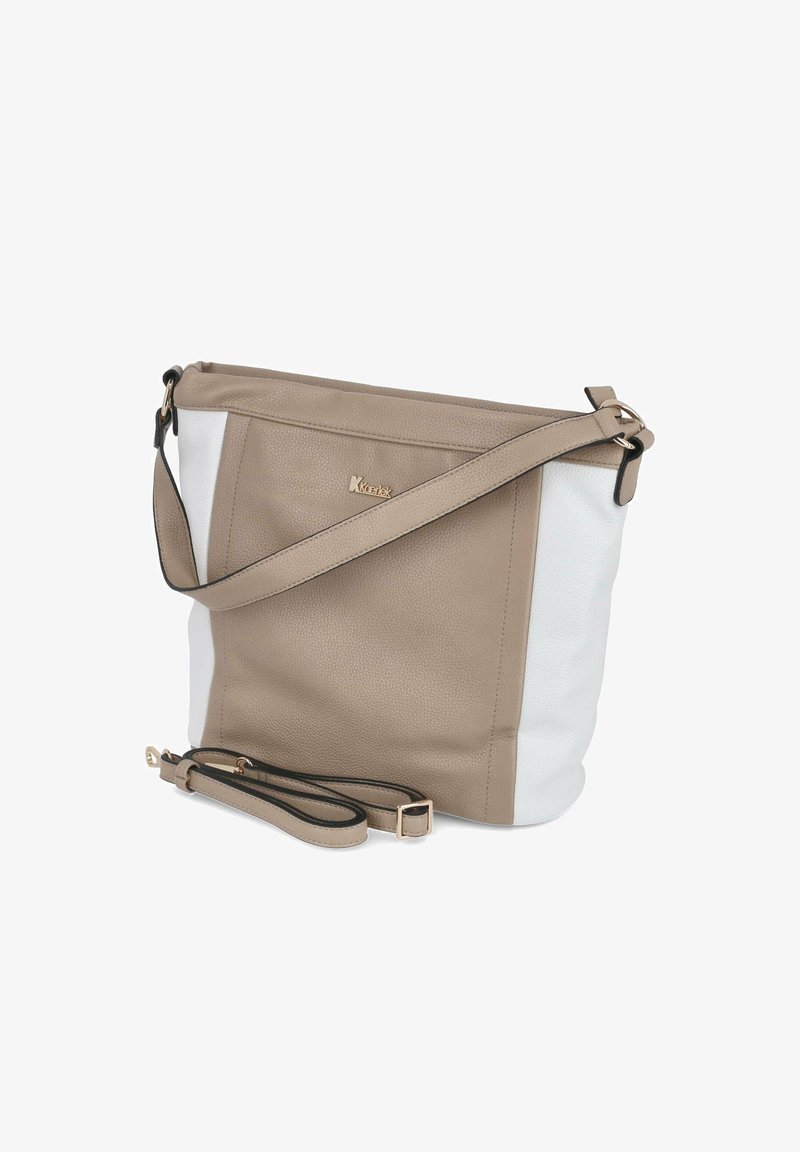 Beige en witte lederen schoudertas met een textuurafwerking, voorzien van een verstelbare schouderband en gouden hardware accenten.