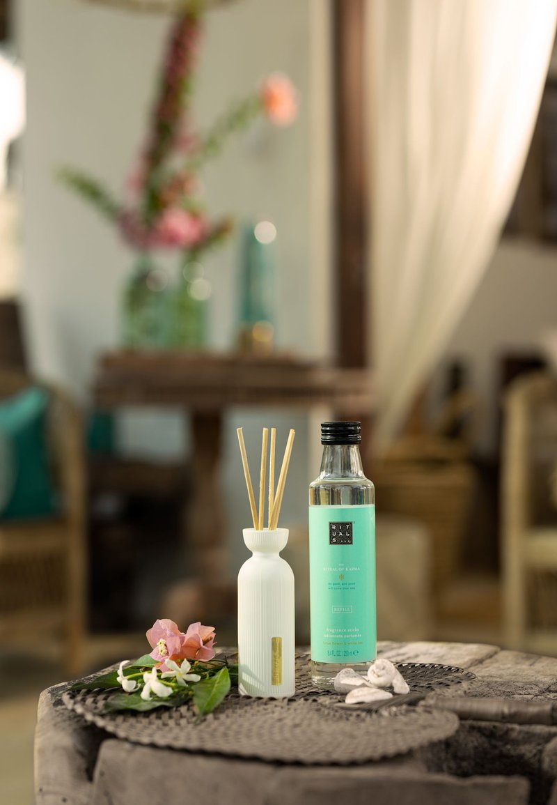 Rituals FRAGRANCE STICKS REFILL - THE RITUAL OF KARMA - DELICATELY SWEET - LOTUS & WHITE TEA - Raumduft