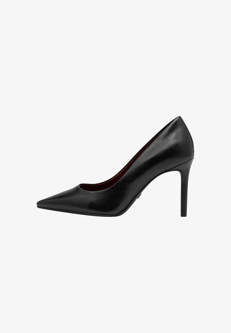 Escarpin femme en cuir noir à talon aiguille fin et bout pointu avec côtés échancrés, vu de profil droit.
