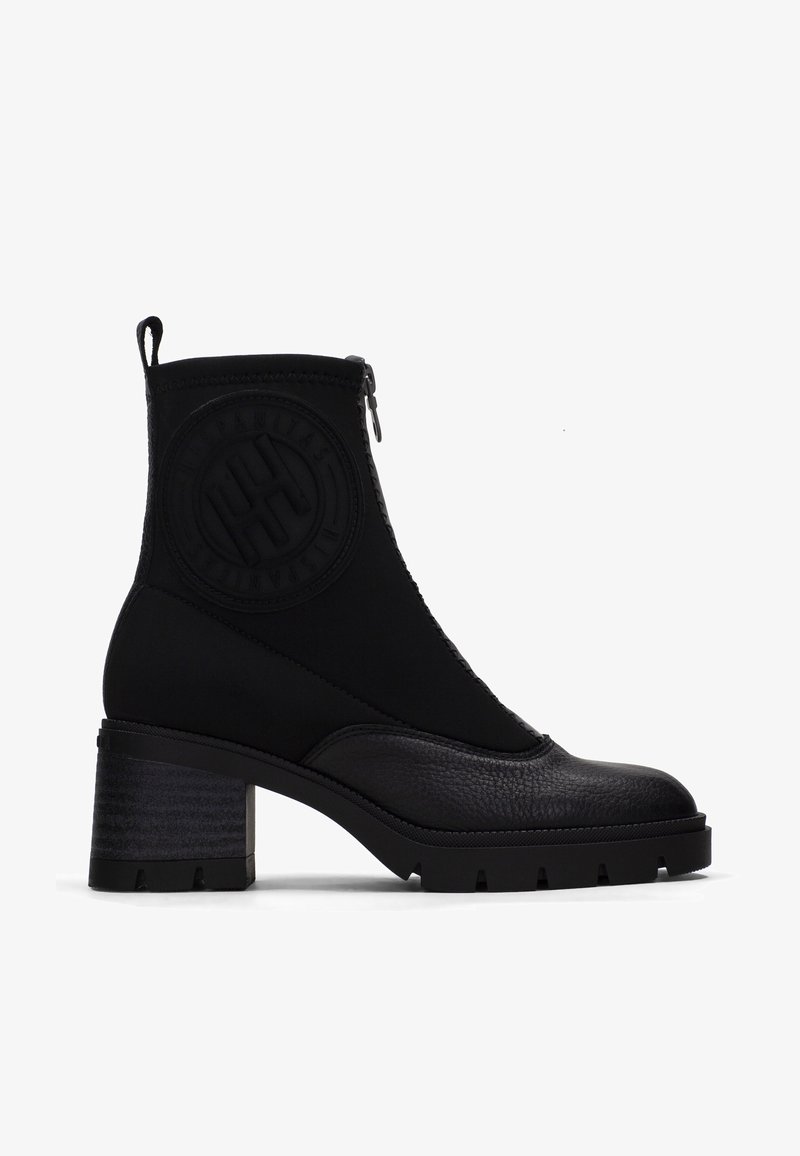 Hispanitas EVEREST - Enkellaarsjes met plateauzool - black