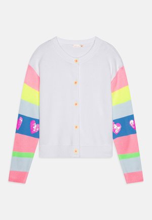 Cardigan bianco a maglia con maniche a righe colorate in rosa, giallo neon, grigio e blu, con accenti di cuore in paillettes e bottoni gialli.