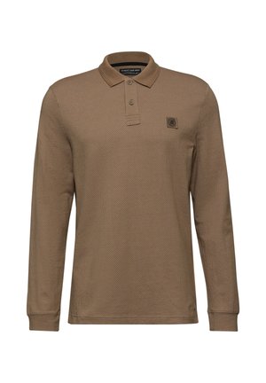 Hnědá polokošile s dlouhým rukávem z texturované tkaniny, s klasickým límečkem, zapínáním na dva knoflíky a čtvercovou nášivkou na hrudi.